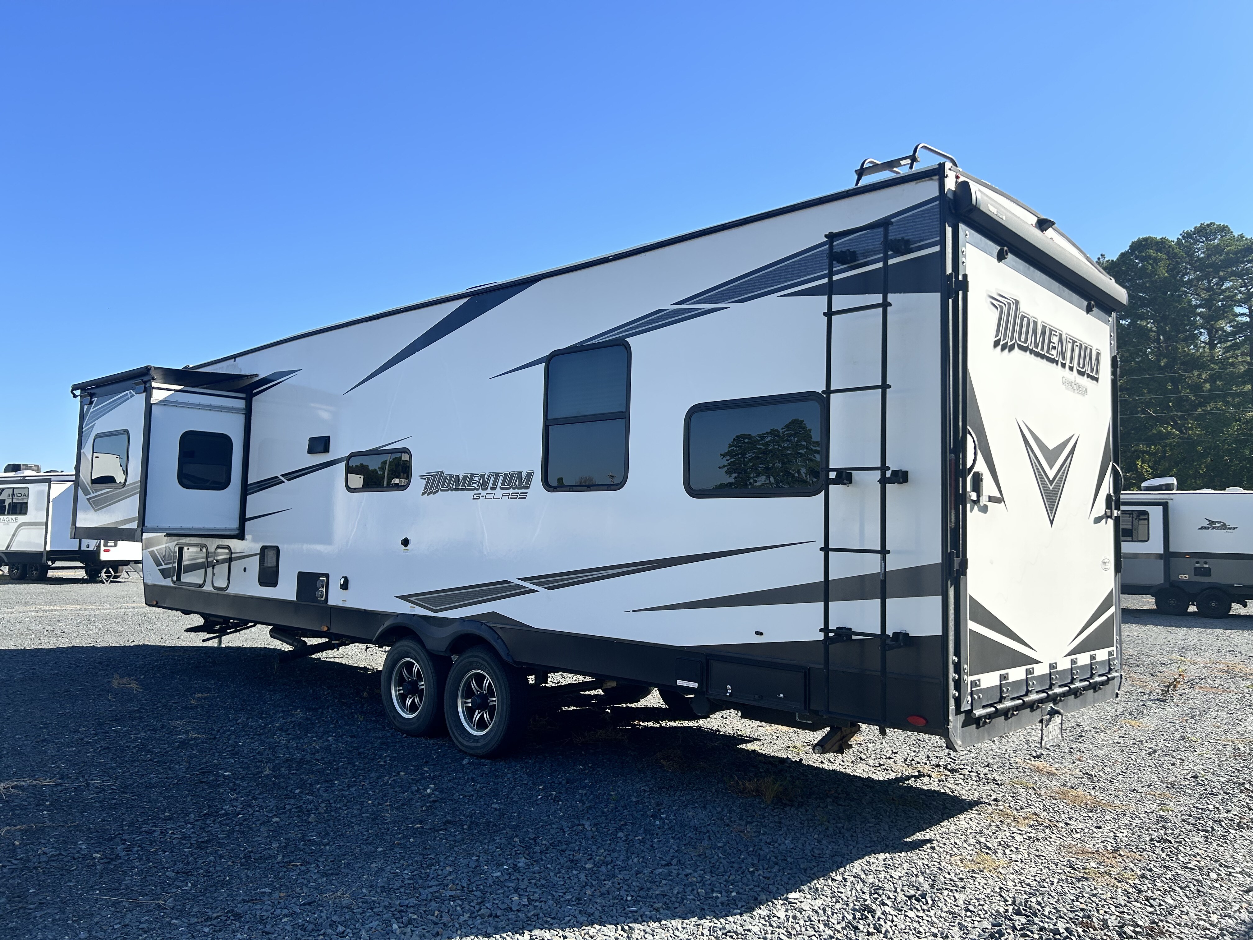2021 Grand Design Momentum G-Class 29G - Image 6