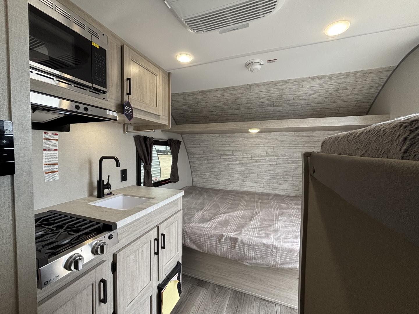 2025 Coachmen Catalina Summit Series 7 134BHX - Image 9