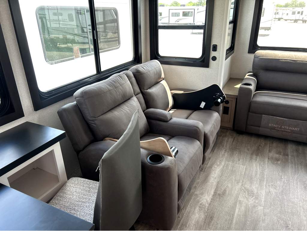 2026 JAYCO EAGLE 321RSTS - Image 9