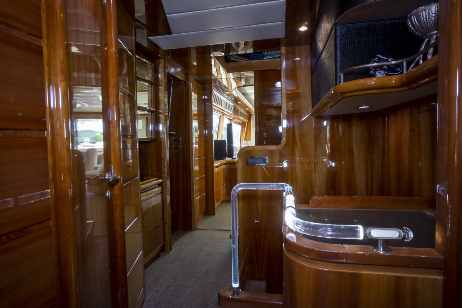 2000 Ferretti Yachts Custom Line 94 - Image 16