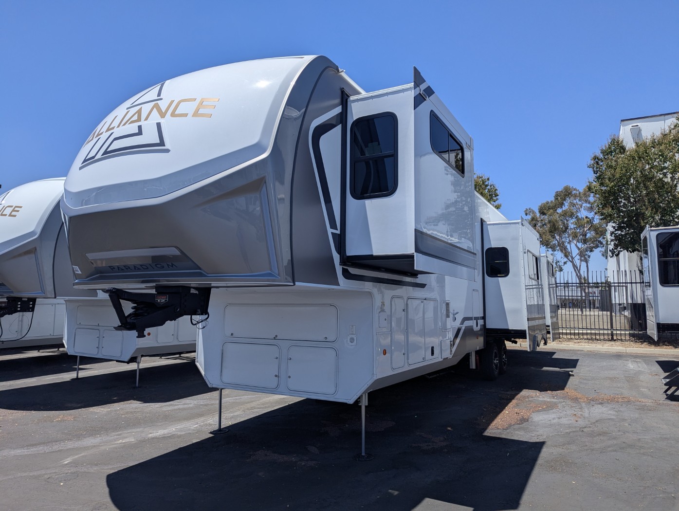 2026 Alliance RV Paradigm 395DS - Image 3