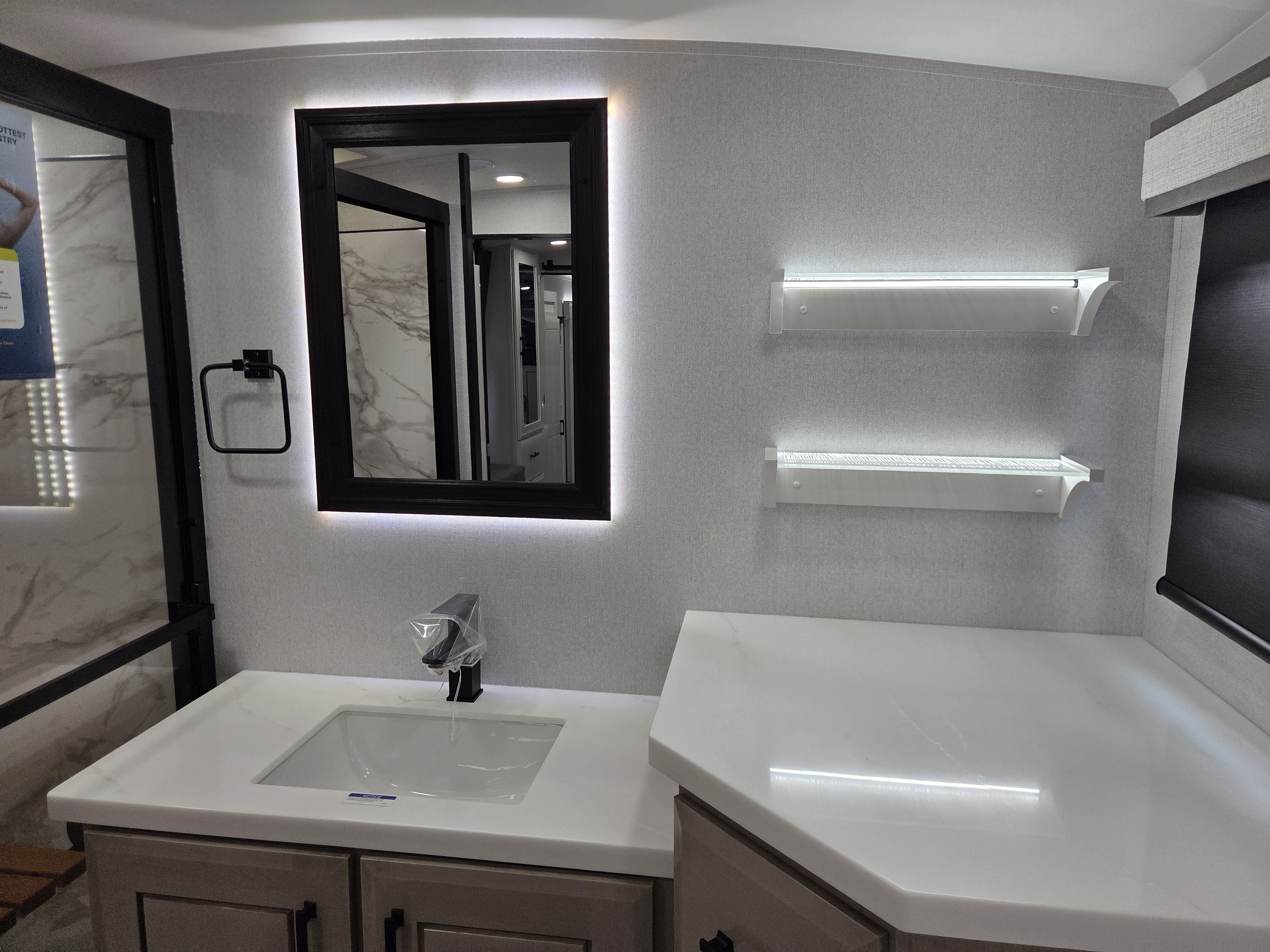 2027 Jayco Pinnacle 39FLOK - Image 27