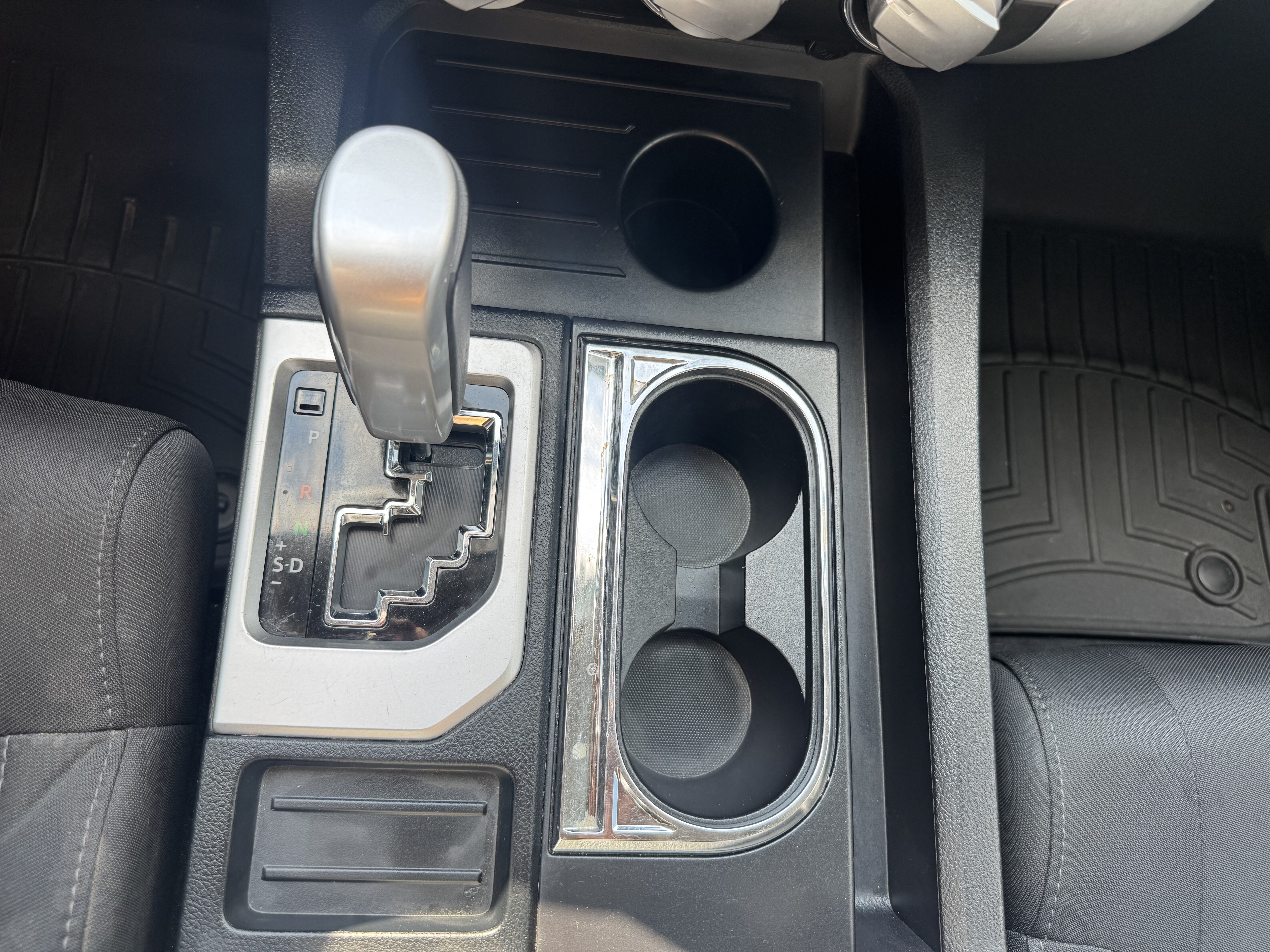 2014 Toyota Tundra CrewMax SR5 4WD 5.7L V8 - Image 21