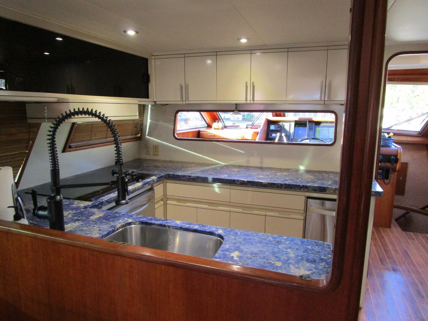 1990 Viking Cockpit Motor Yacht - Image 8