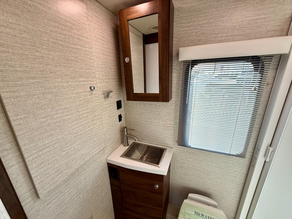 2020 Winnebago View 24D - Image 15
