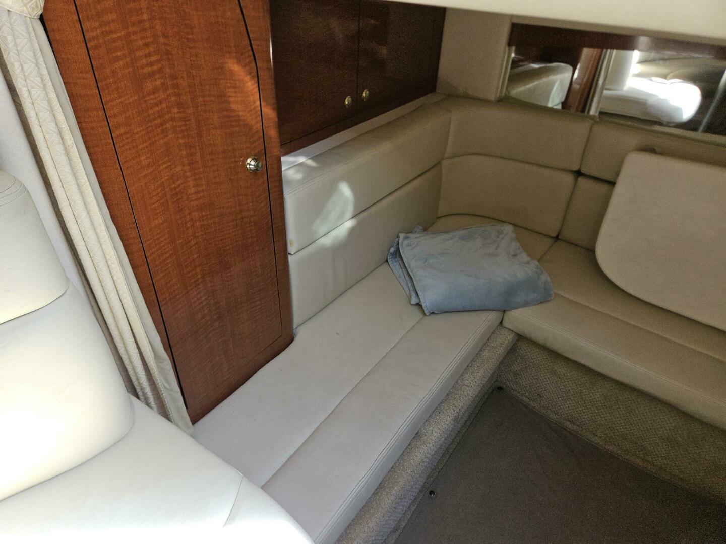 2004 Sea Ray 320 - Image 20