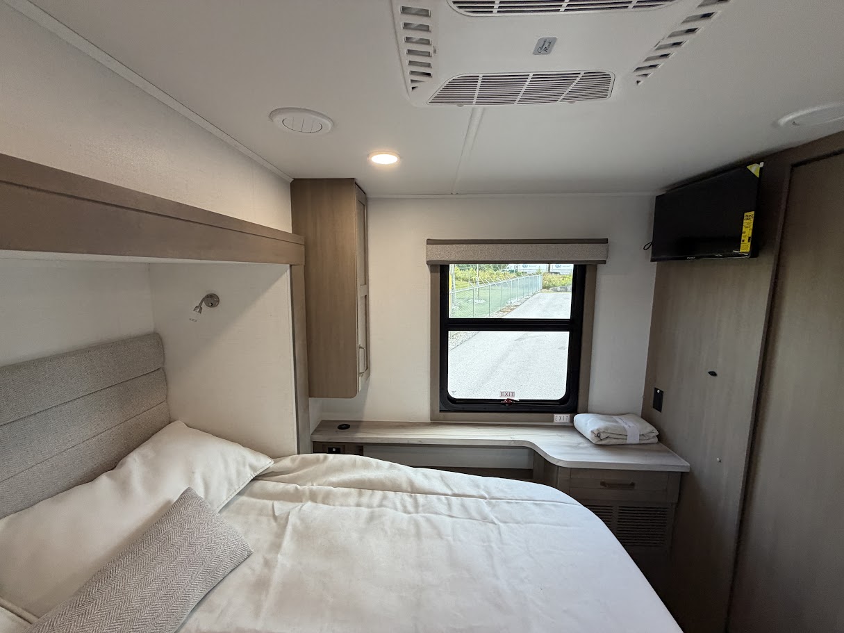 2027 JAYCO GREYHAWK 30Z - Image 45