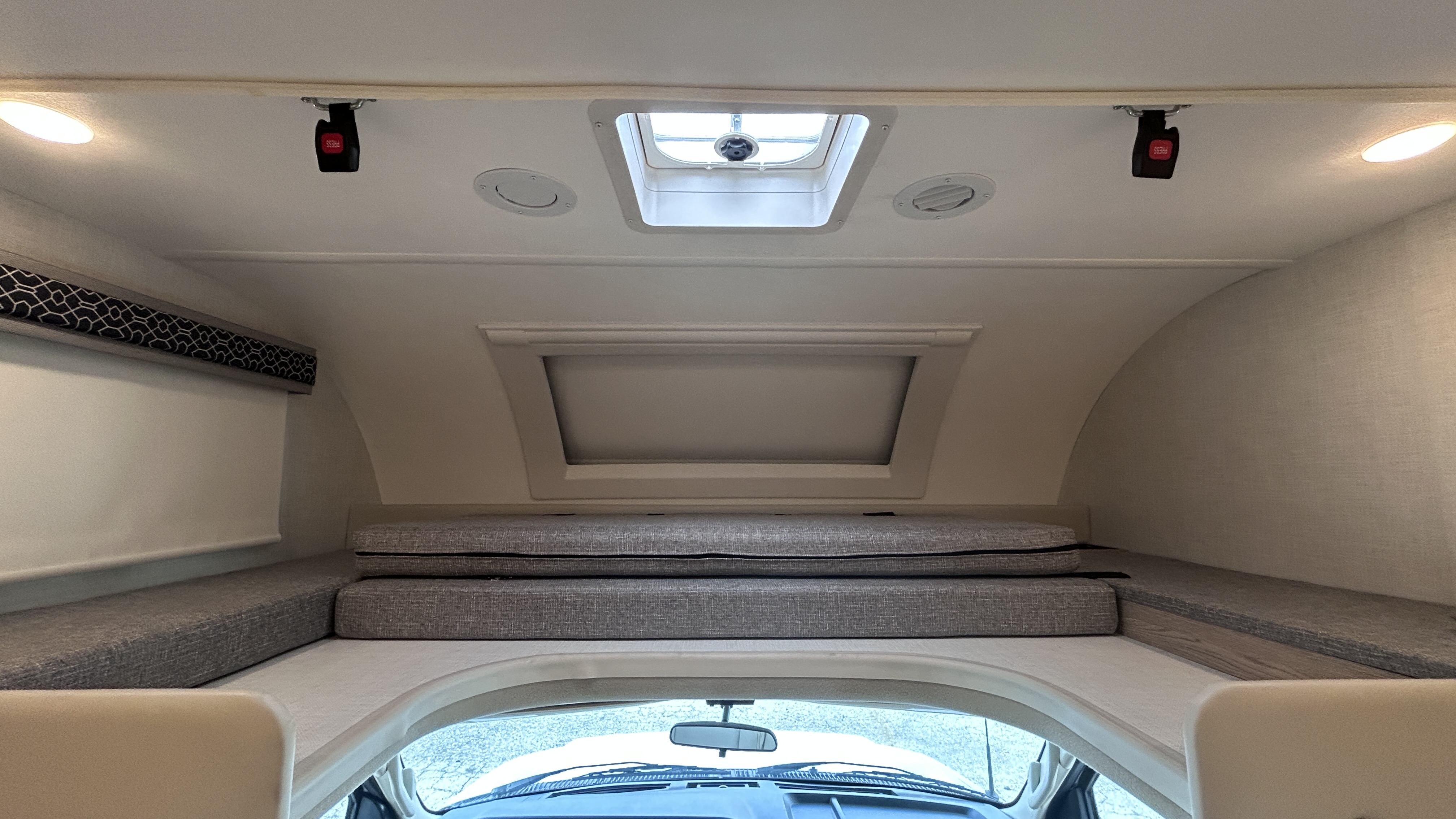 2026 Thor Motor Coach Quantum LF31 - Image 19