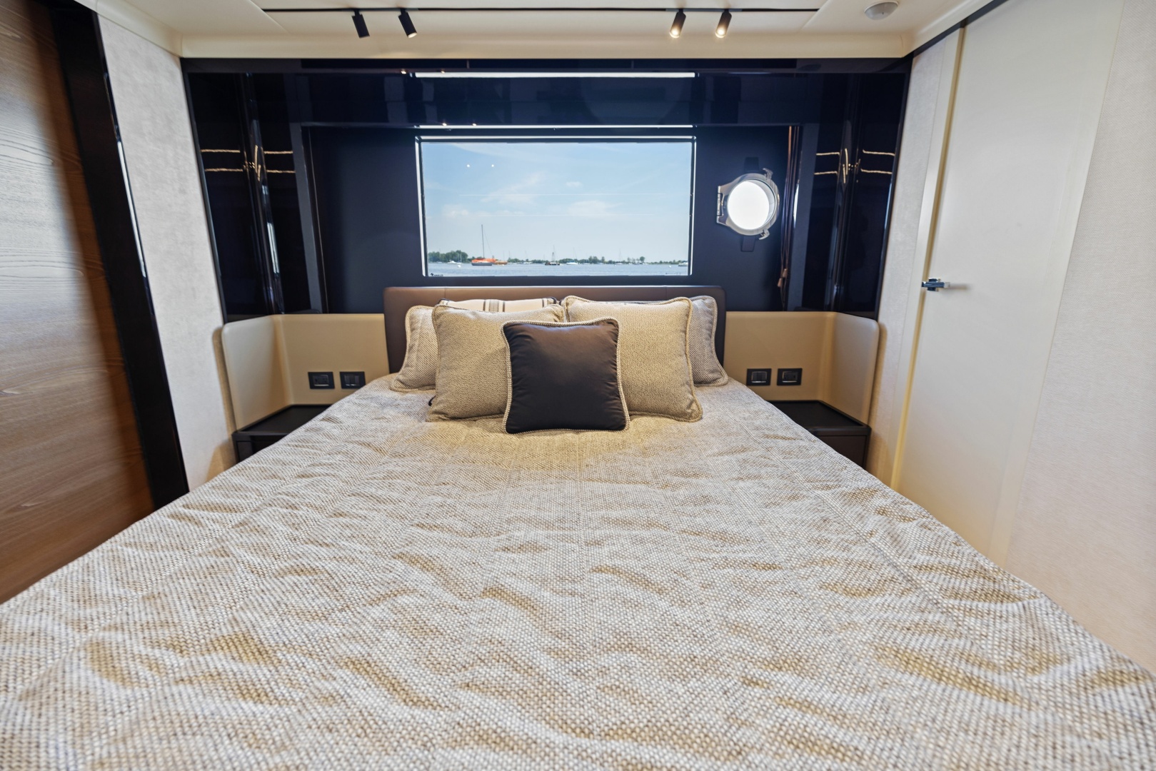 2024 Absolute Navetta 64 - Image 73