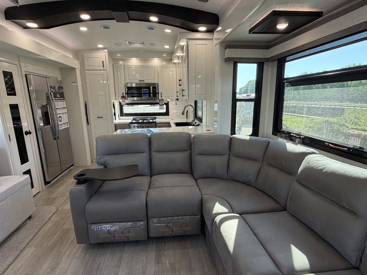2026 JAYCO PINNACLE 38FBRK - Image 15