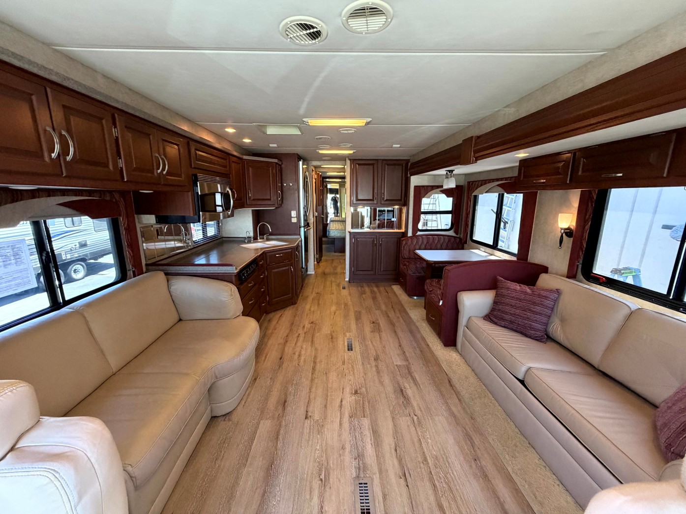 2007 Newmar Ventana 3933 - Image 8
