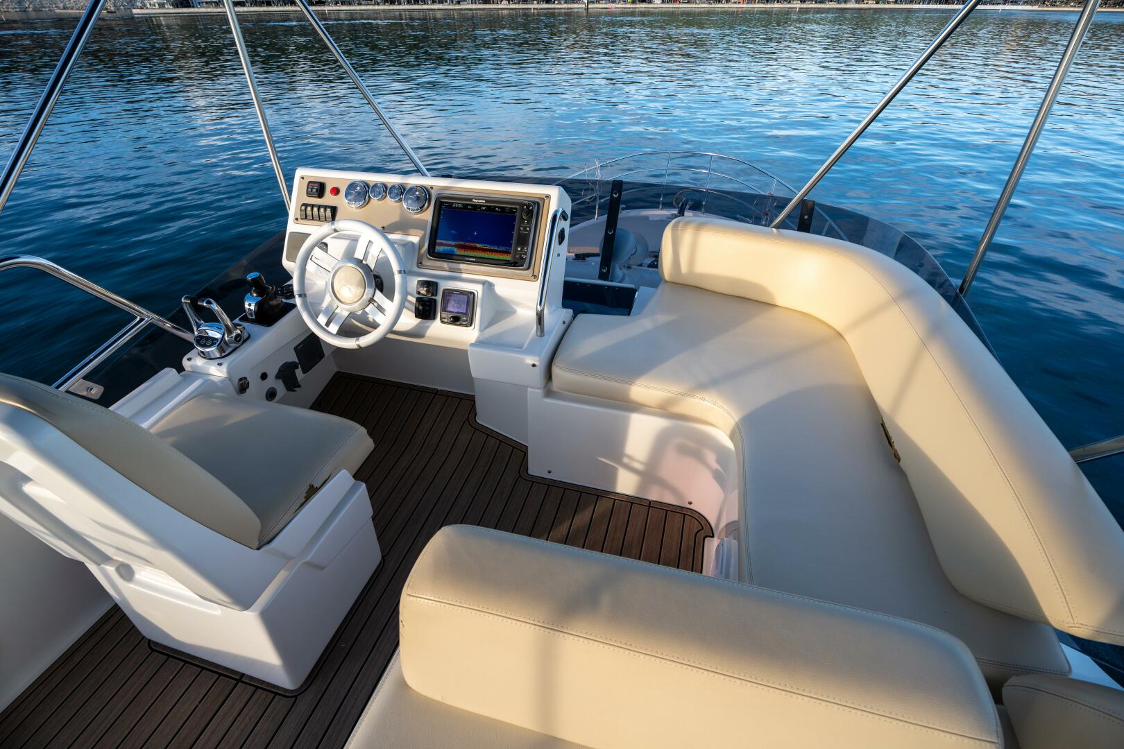 2013 Azimut 40 Flybridge - Image 64