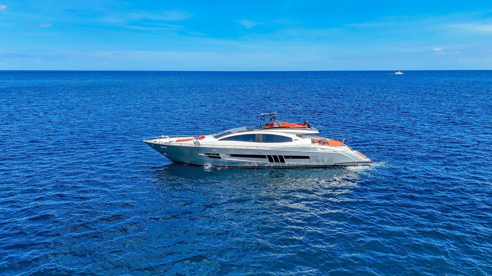 2010 Lazzara Yachts LSX 92 - Image 10