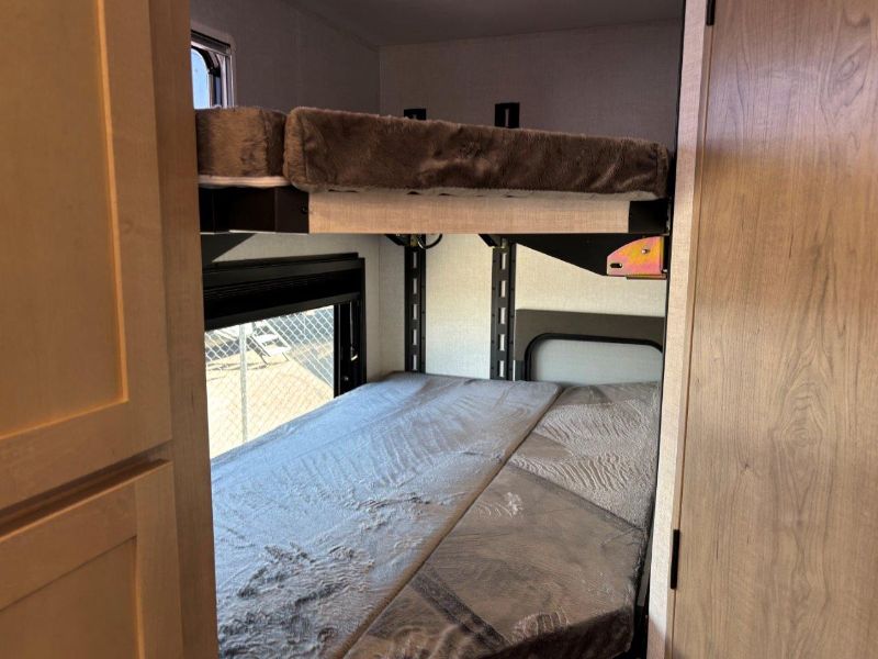 2027 Ember RV Touring Edition 2200ETL - Image 18
