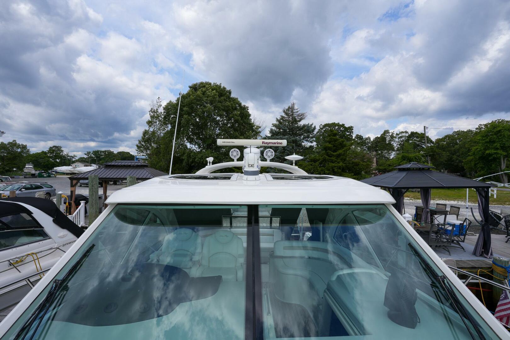 2010 Sea Ray 500 Sundancer - Image 32