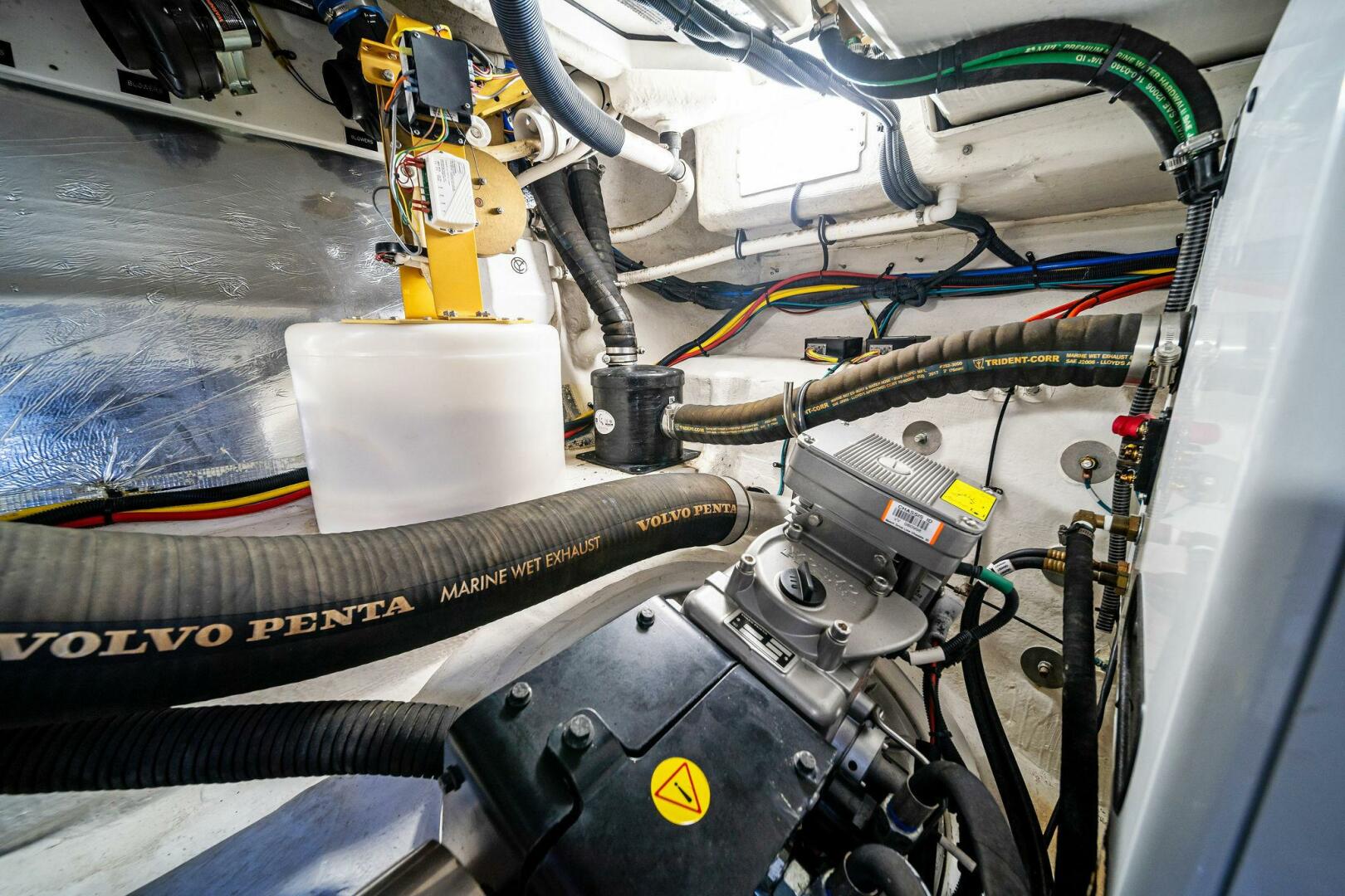2019 Cruisers Yachts 45 Cantius - Image 57