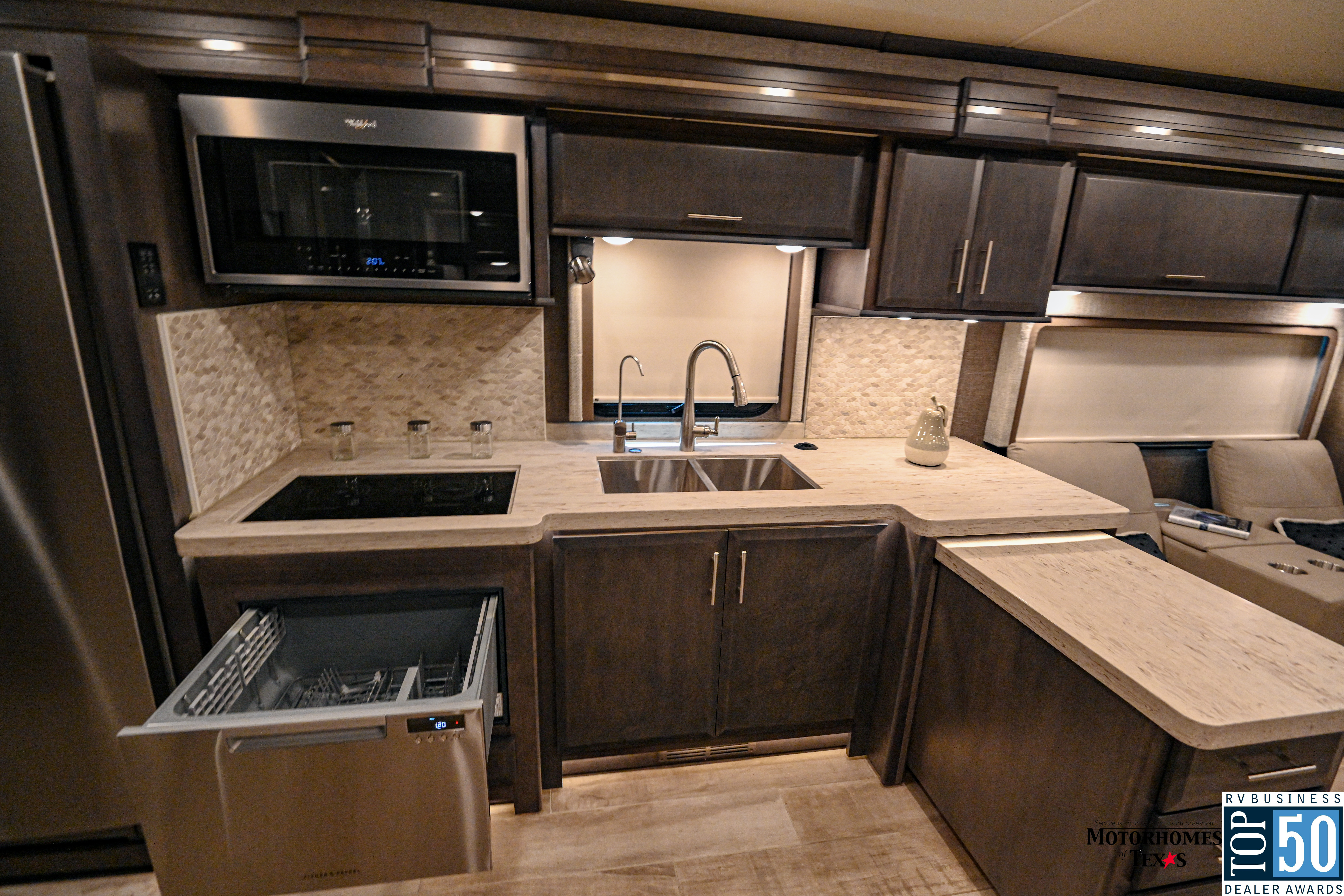 2022 Thor Motor Coach Venetian F42 - interior 7