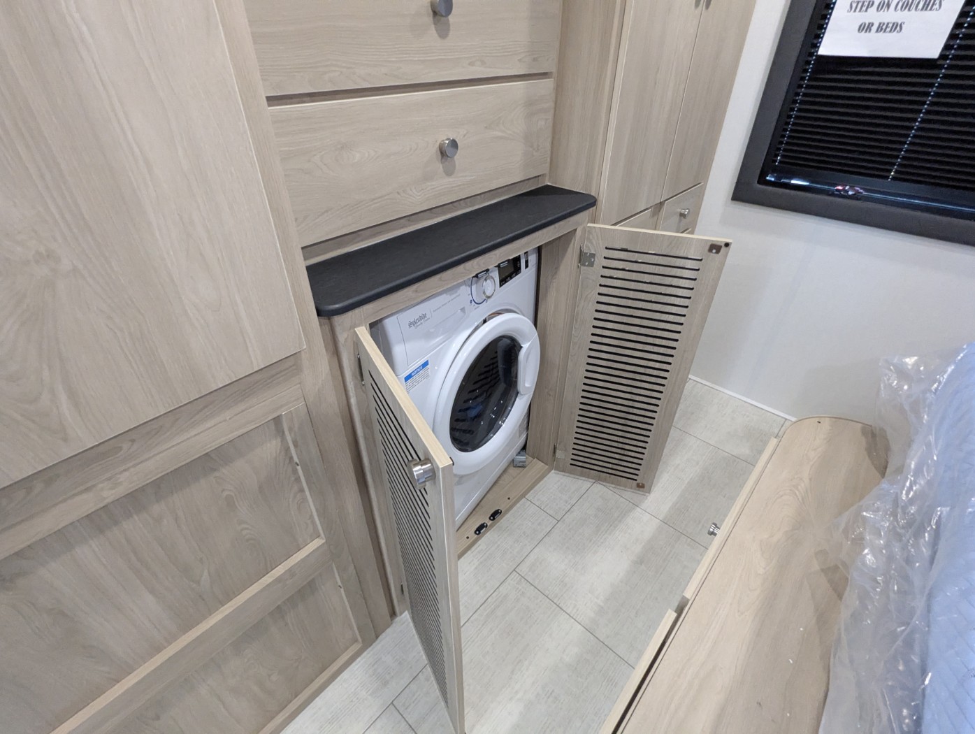 2027 Coachmen Entourage 330DS - Image 43