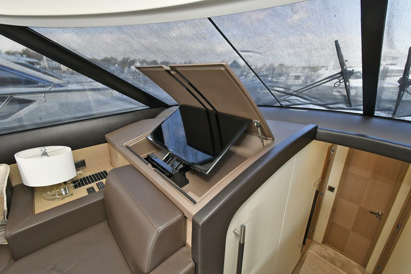 2018 Prestige 560 Fly - Image 35