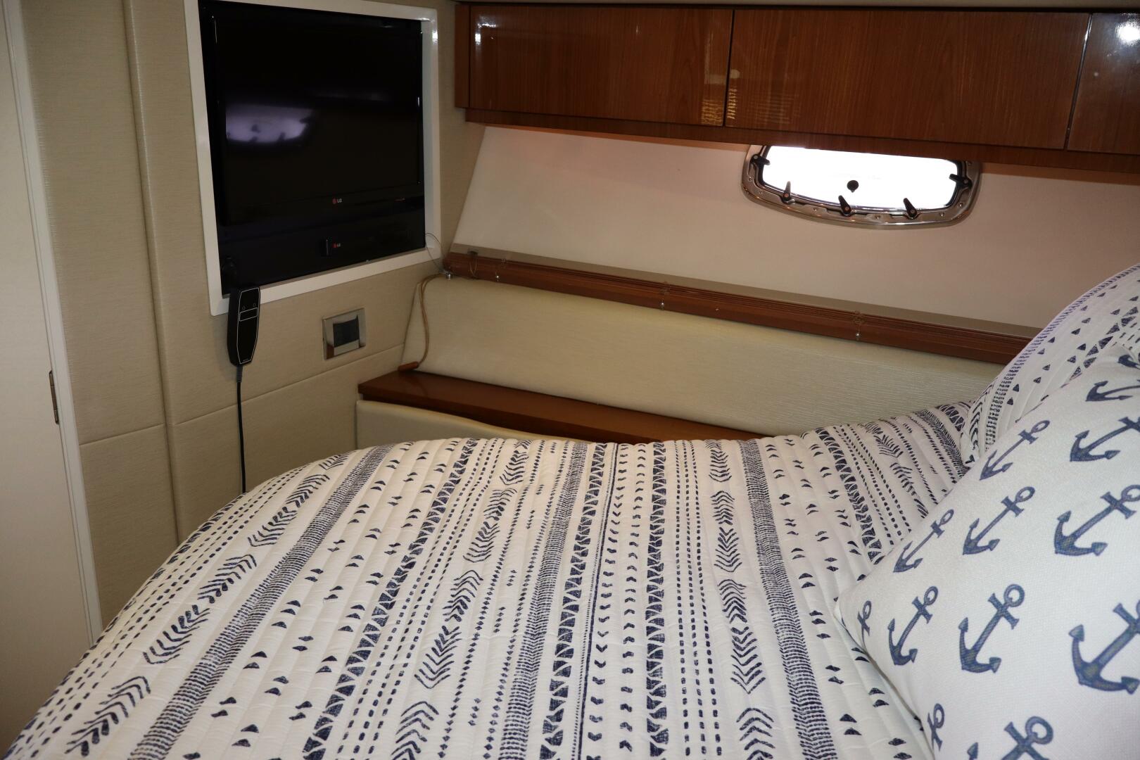 2015 Sea Ray 410 Sundancer - Image 23