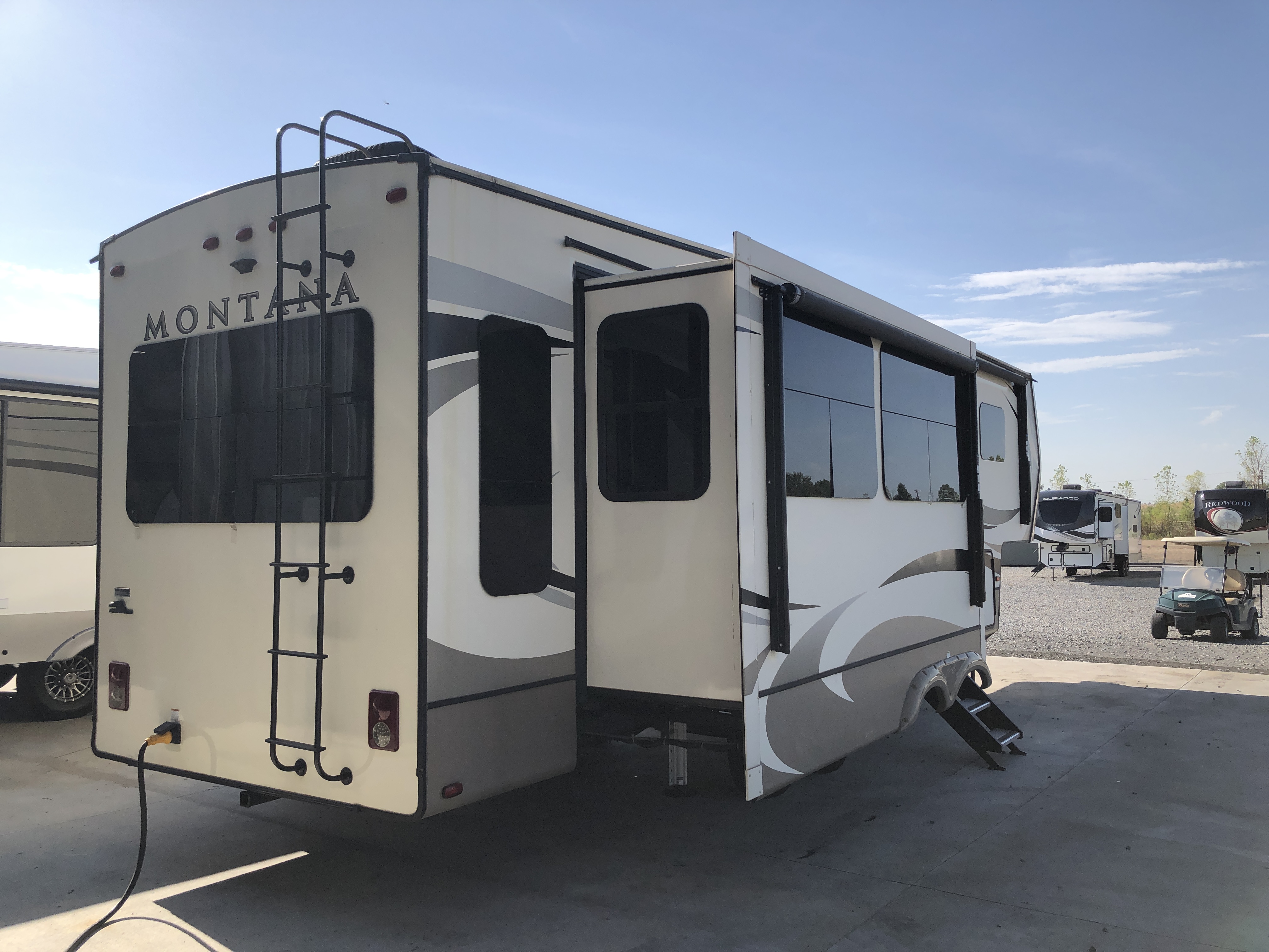 2019 Keystone Montana 3121RL - Image 6