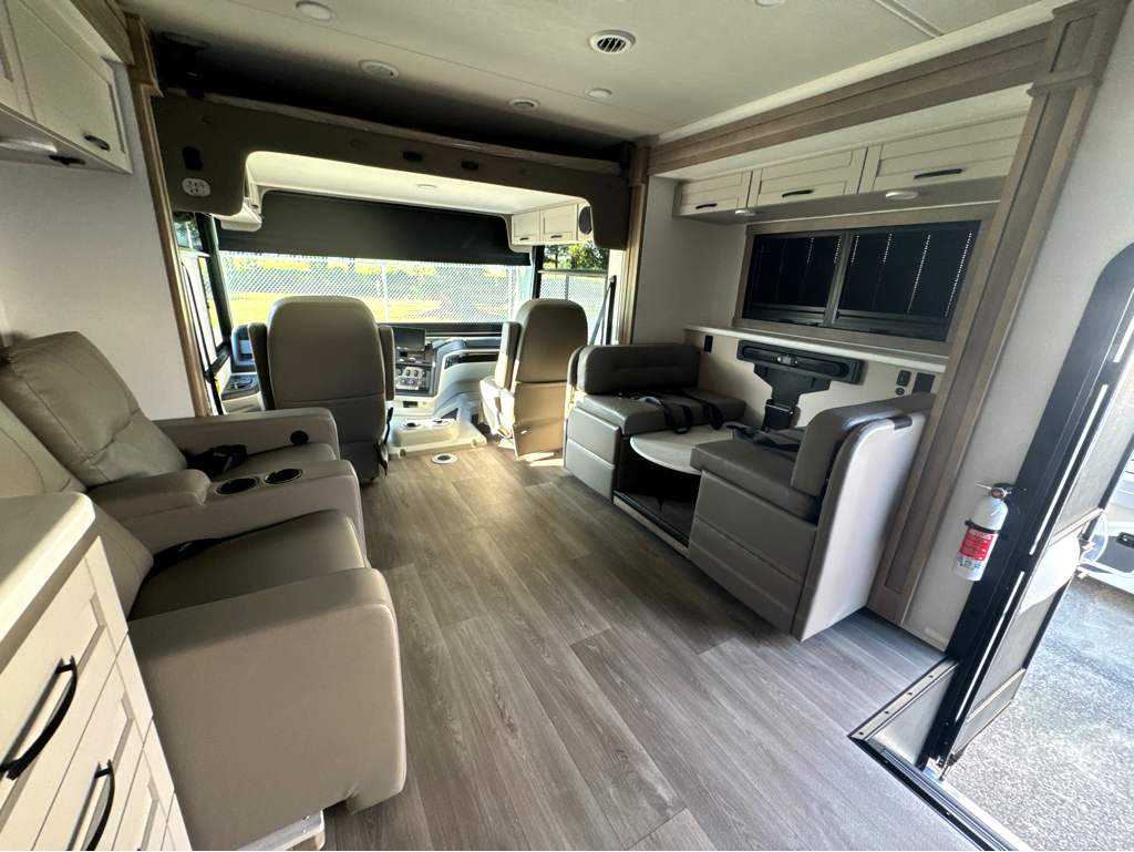 2027 ENTEGRA COACH VISION XL 31UL - Image 10