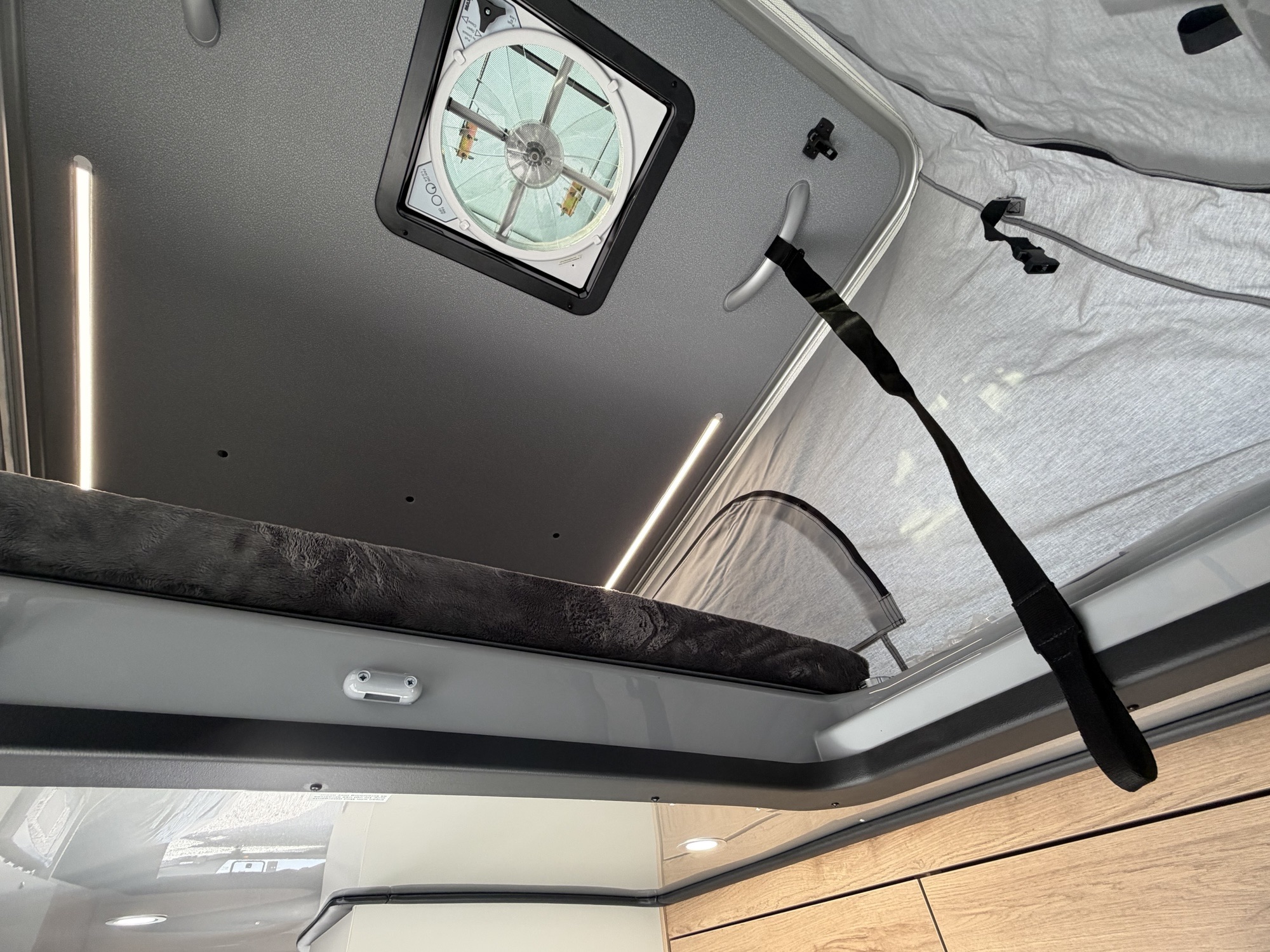 2026 AIRSTREAM RANGELINE POPTOP - Image 22