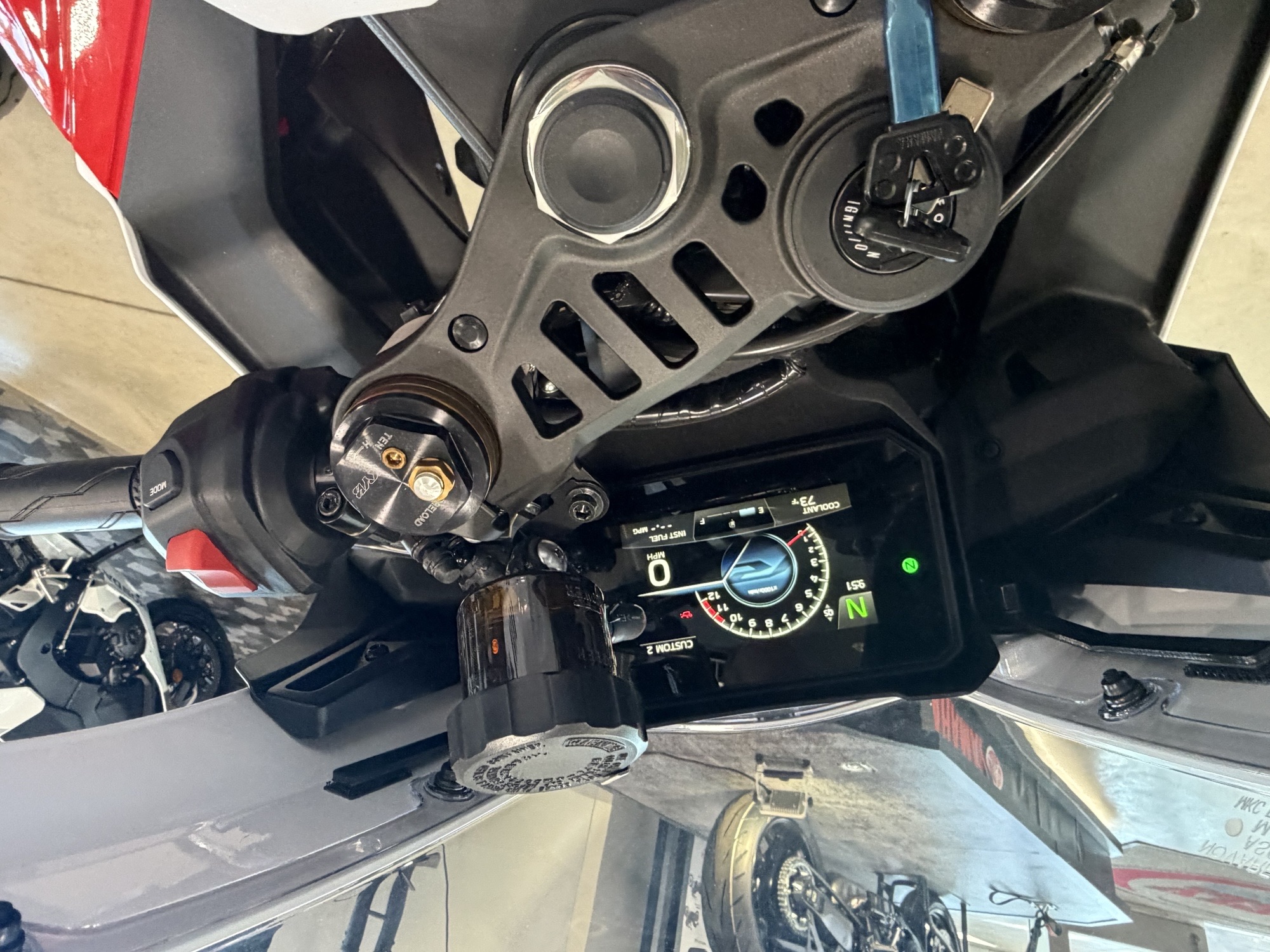 2025 Yamaha YZF-R9 - Image 6