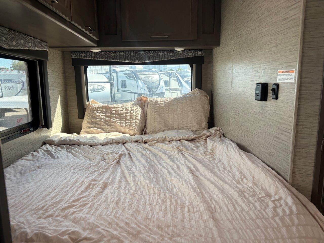 2024 Thor Motor Coach Four Winds 22E - Image 14