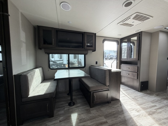 2021 GRAND DESIGN TRANSCEND XPLORER 240ML - Image 14