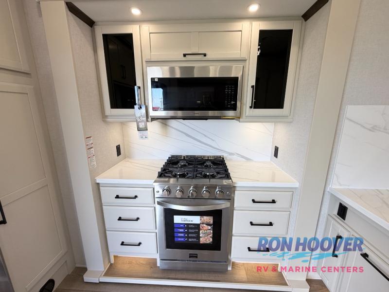 2026 FOREST RIVER 425FO - Image 42