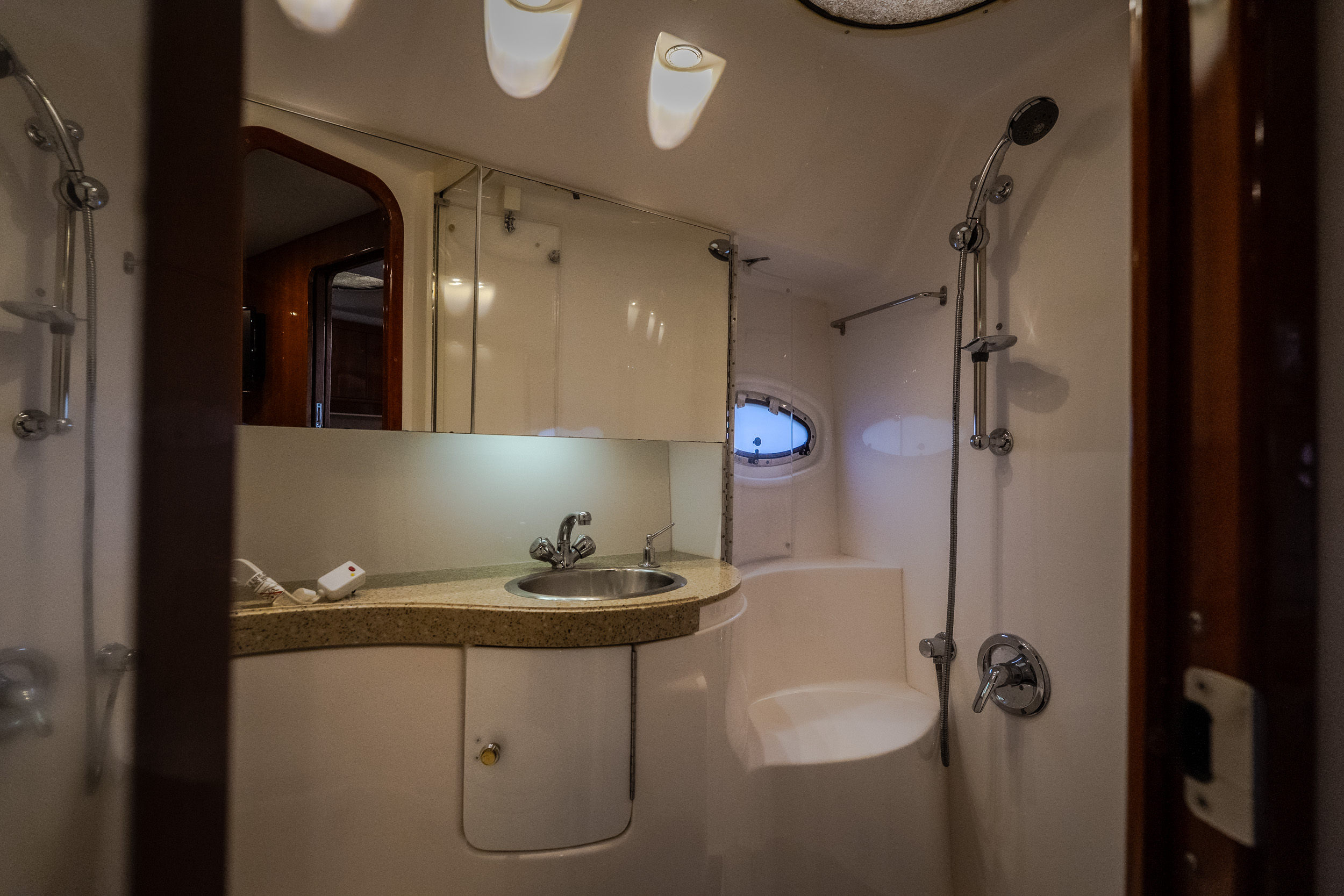 2009 Regal 4460 Express Cruiser - Image 46