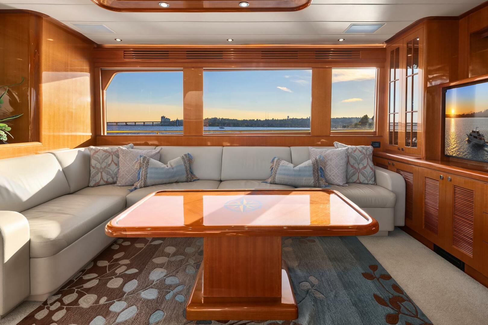 2014 Hampton 720 Skylounge LRC - Image 5