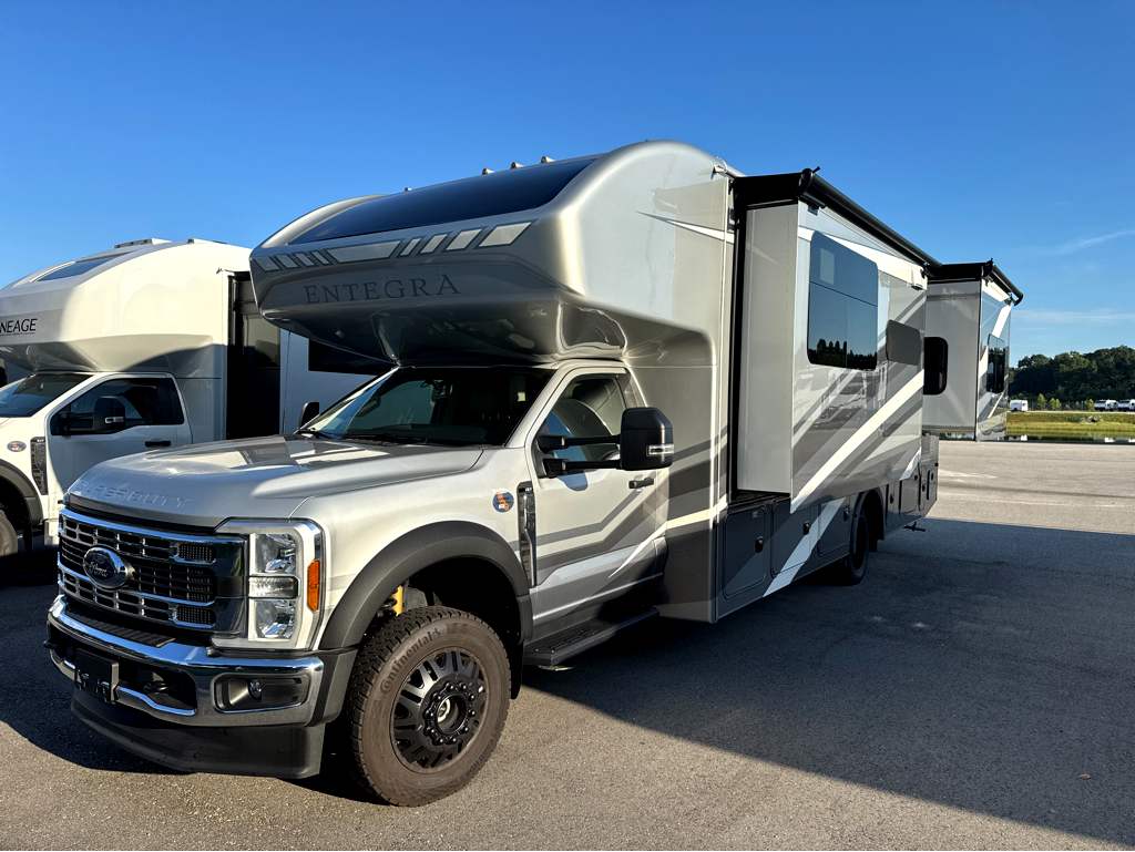 2027 ENTEGRA COACH ESTEEM XL 32U - Image 3
