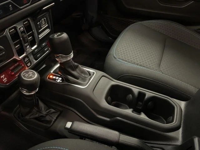 2025 Jeep Wrangler 4xe Rubicon 4x4 - Image 18