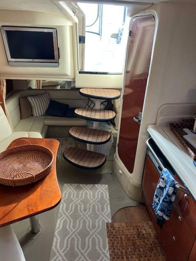 2005 Sea Ray 320 Sundancer - Image 27