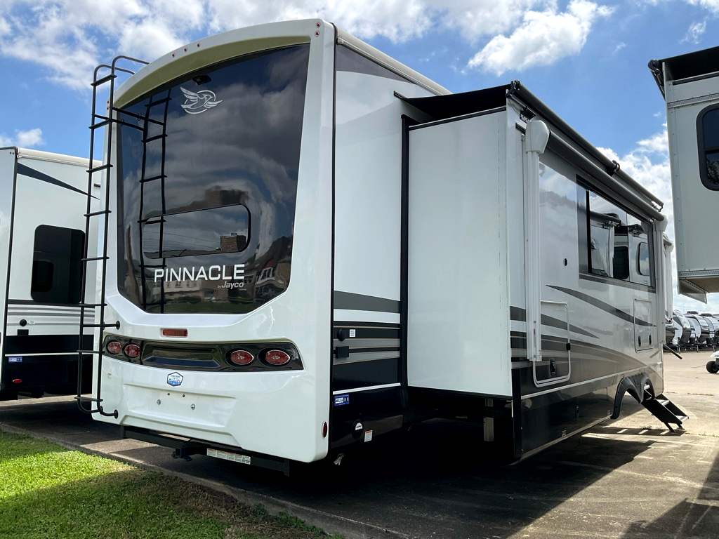 2025 JAYCO PINNACLE 38 FBRK - Image 31