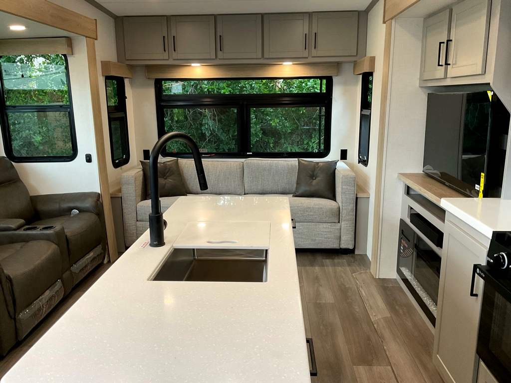 2027 KZ RIDGEWAY 31 RL - Image 16