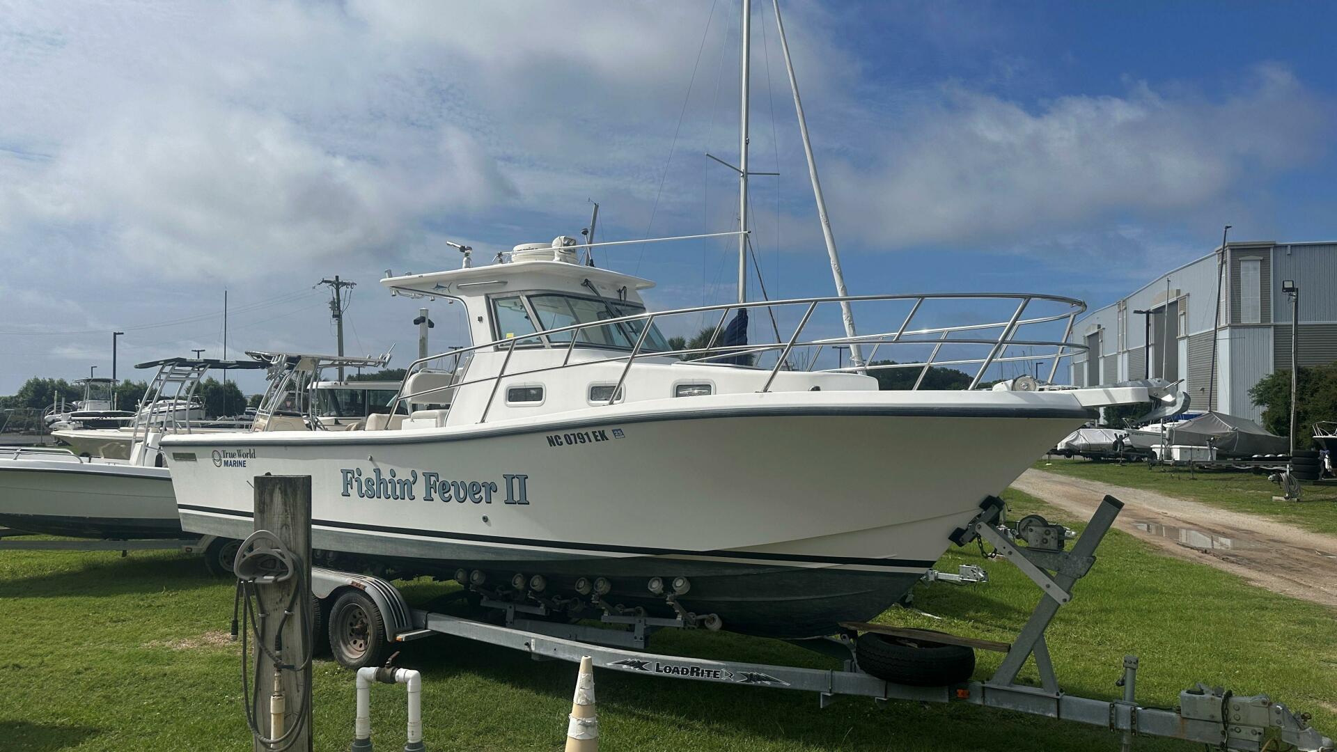 2003 True World Marine TE 288 - Image 1