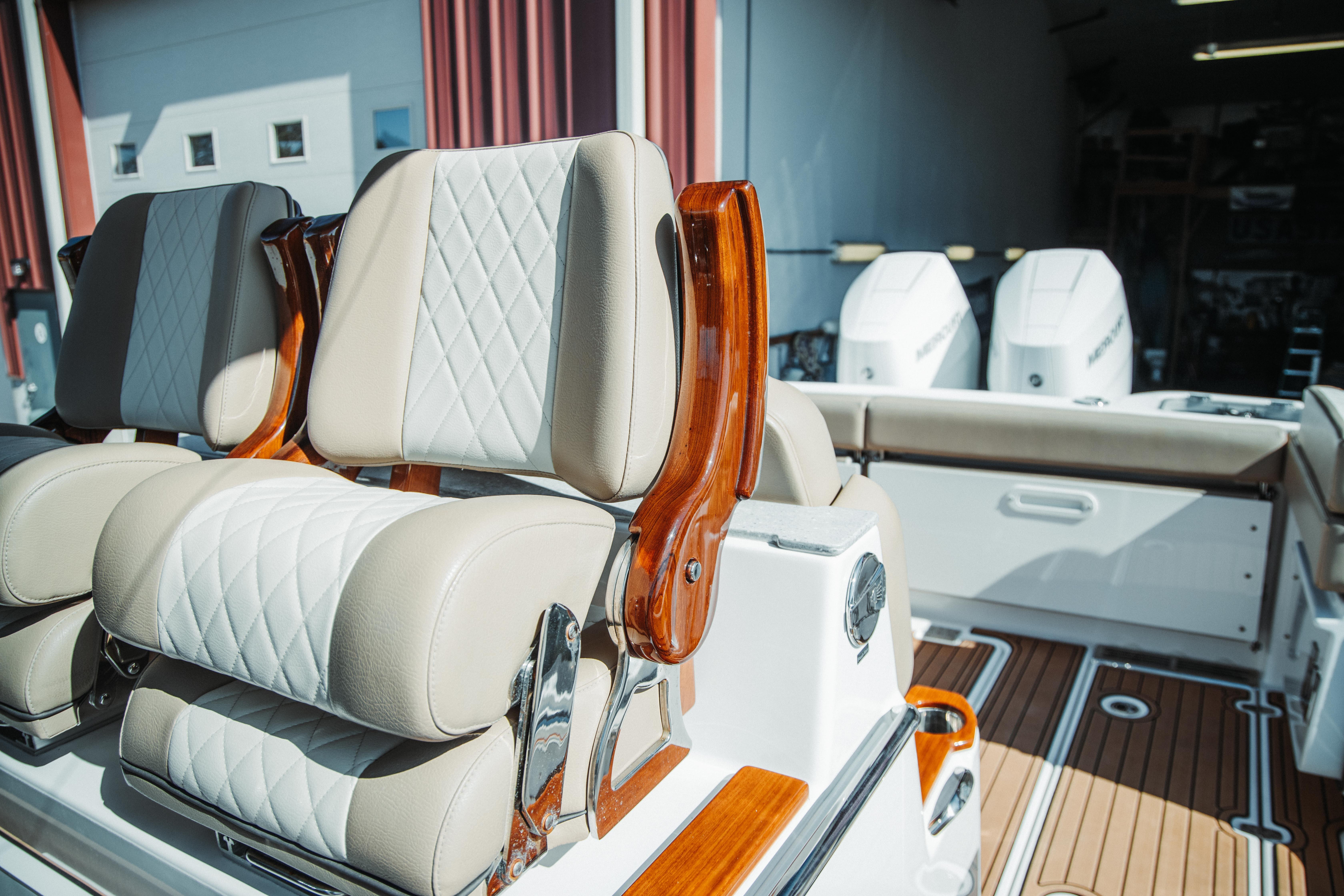 2024 Everglades 315 Center Console Standard - Image 88
