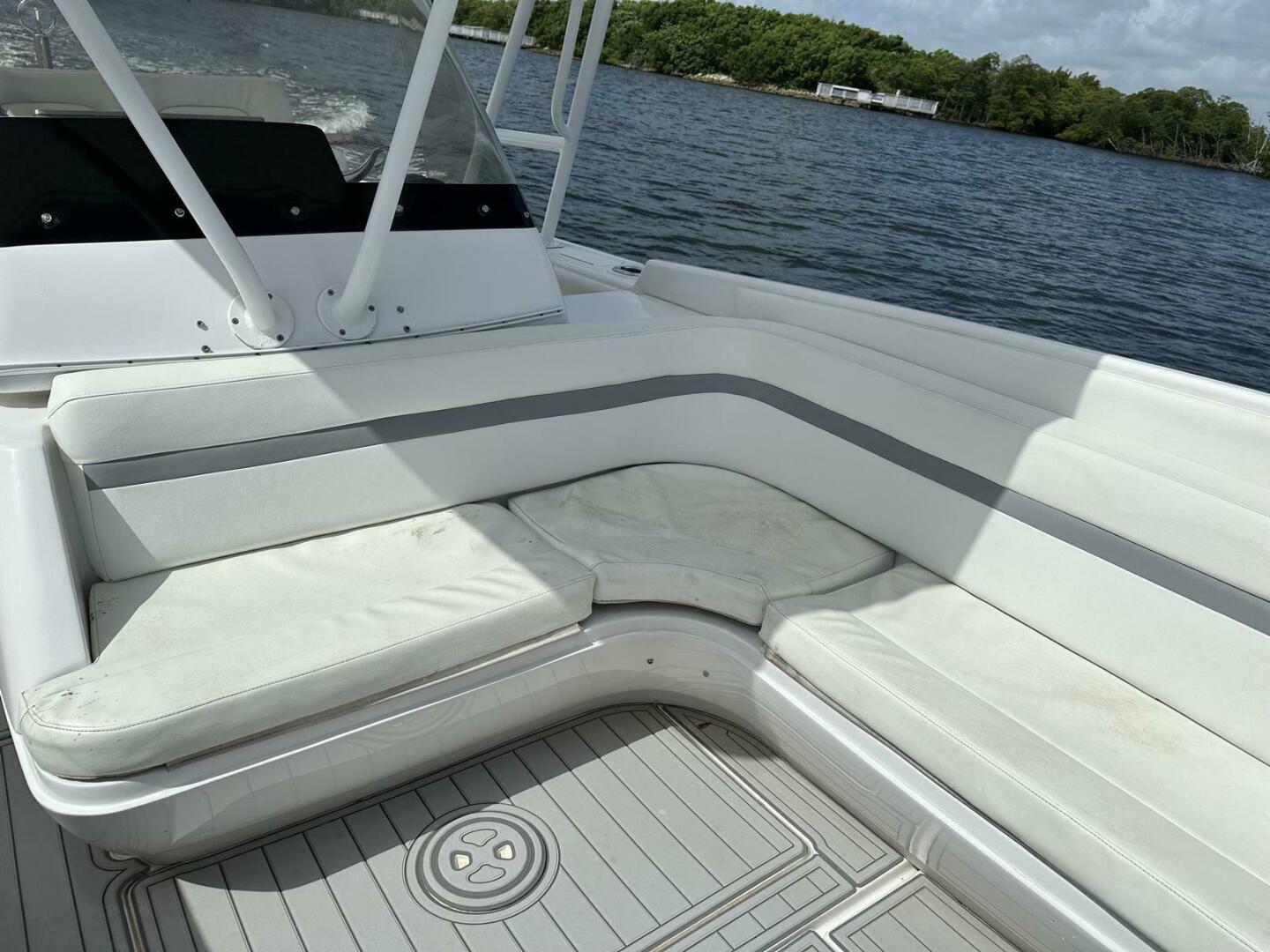 2003 Intrepid 32 - Image 24