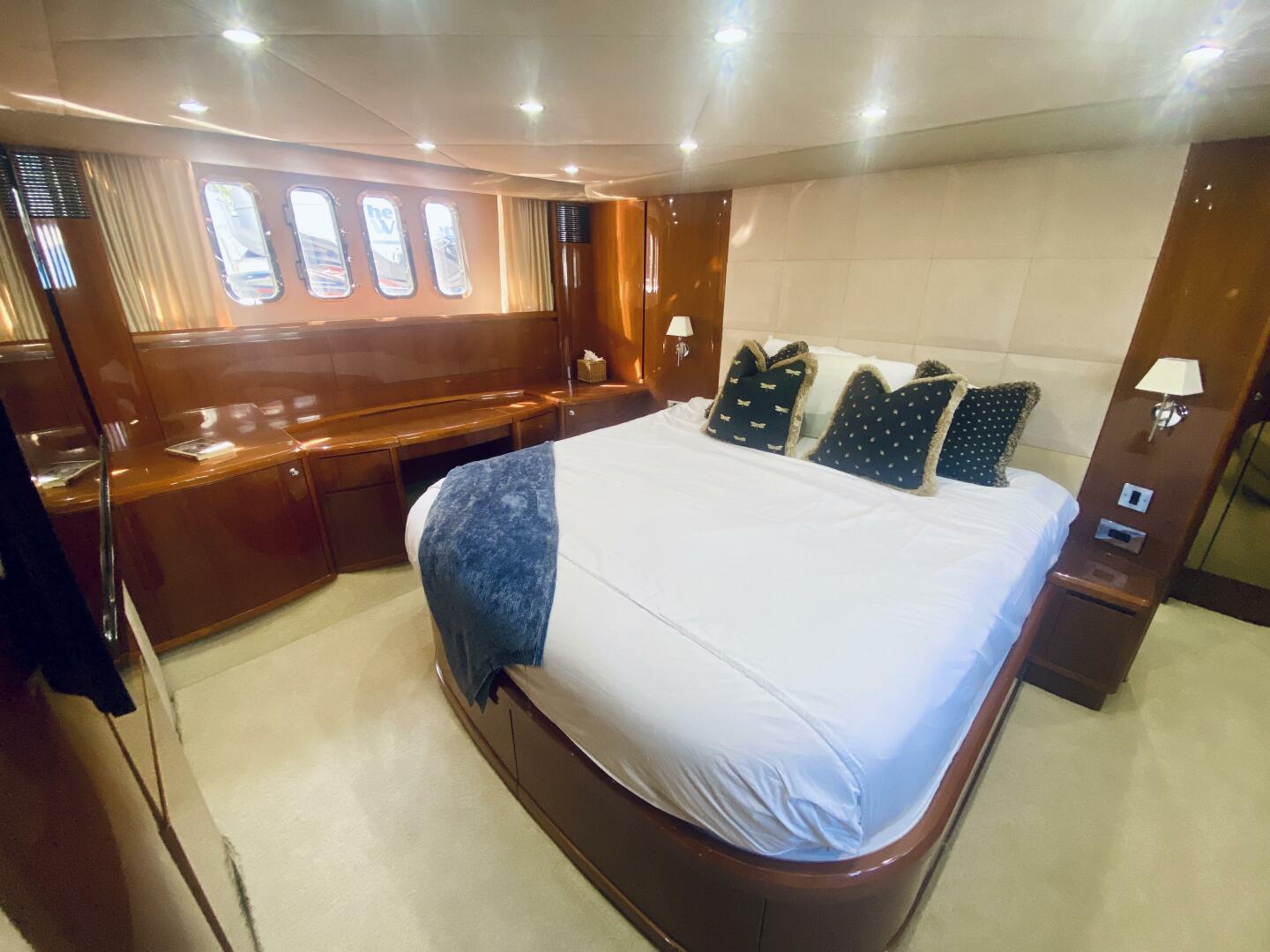 2006 Viking Princess Sport Cruiser - Image 26