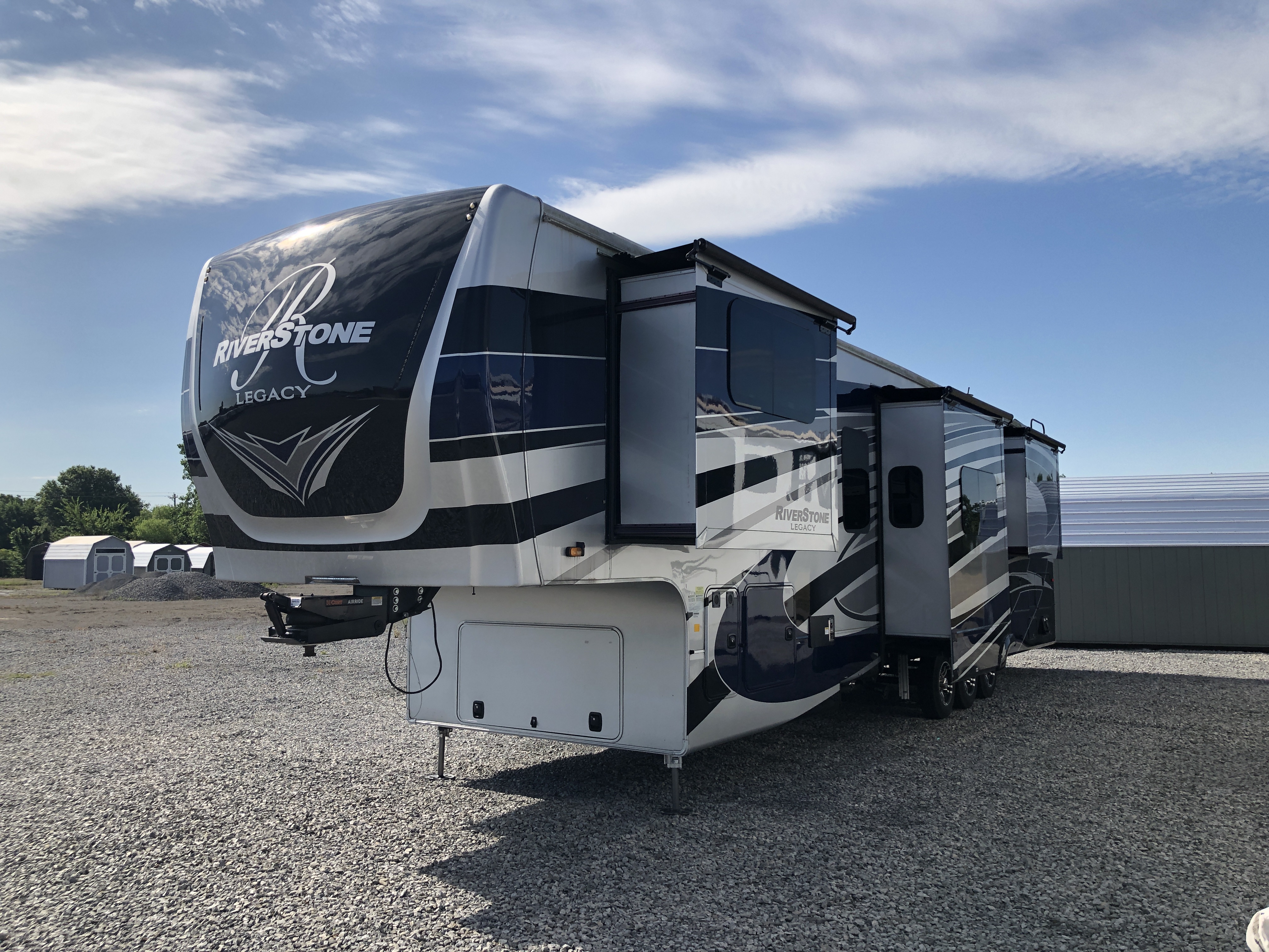 2022 Forest River RIVERSTONE 42FSKG - Image 3