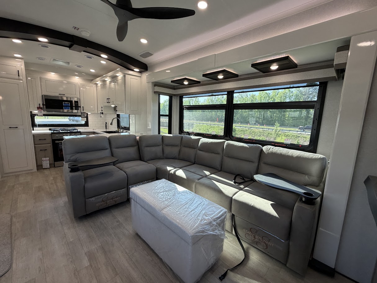 2026 JAYCO PINNACLE 38FBRK - Image 8
