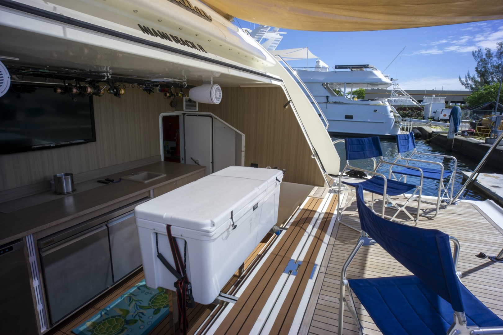 2000 Ferretti Yachts Custom Line 94 - Image 52