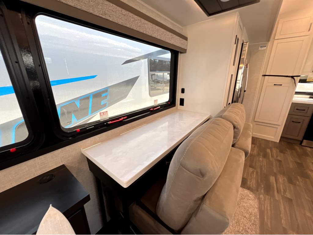 2025 JAYCO NORTH POINT 365RKTS - Image 8