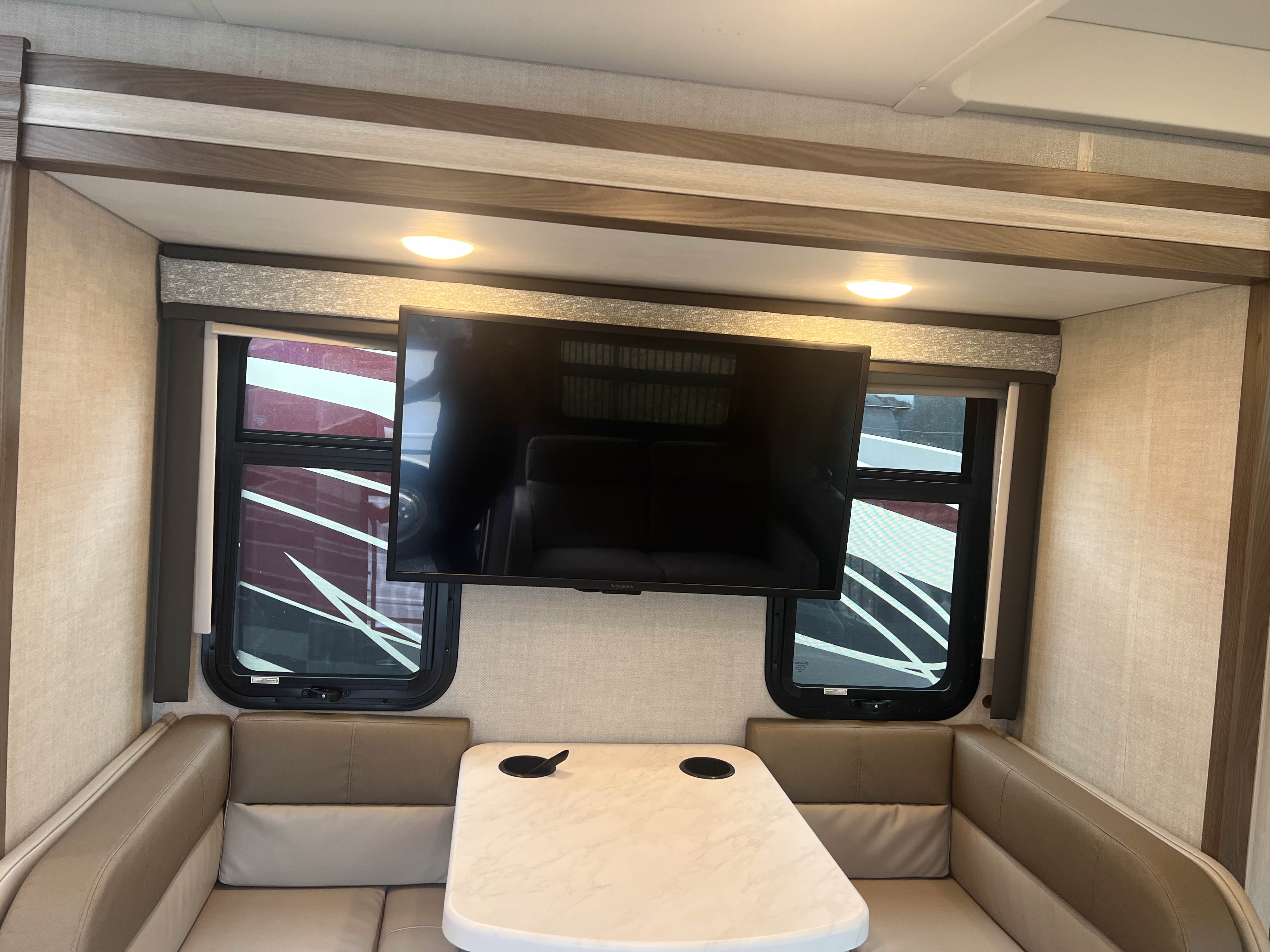 2024 Thor Motor Coach Tiburon 24RW - Image 16