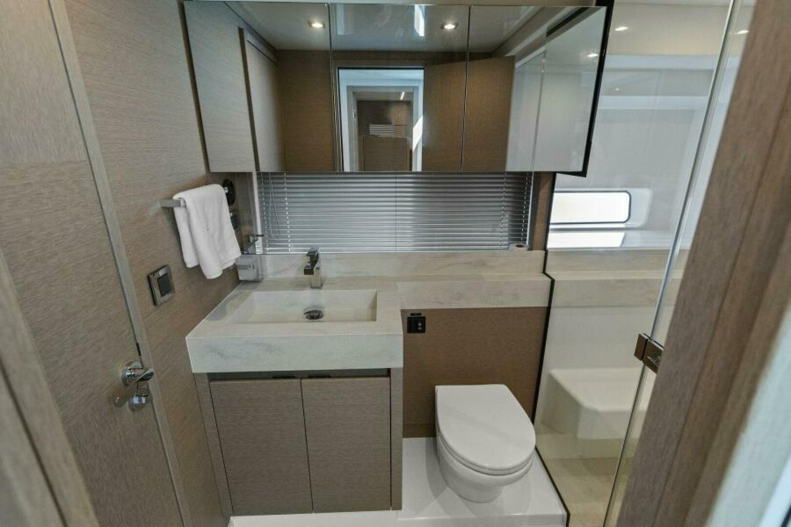 2022 Prestige 590 Flybridge - Image 36