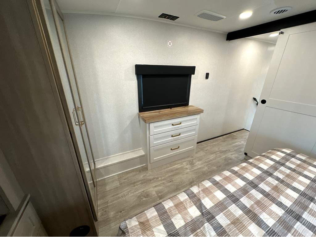 2026 JAYCO EAGLE 335LSTS - Image 31