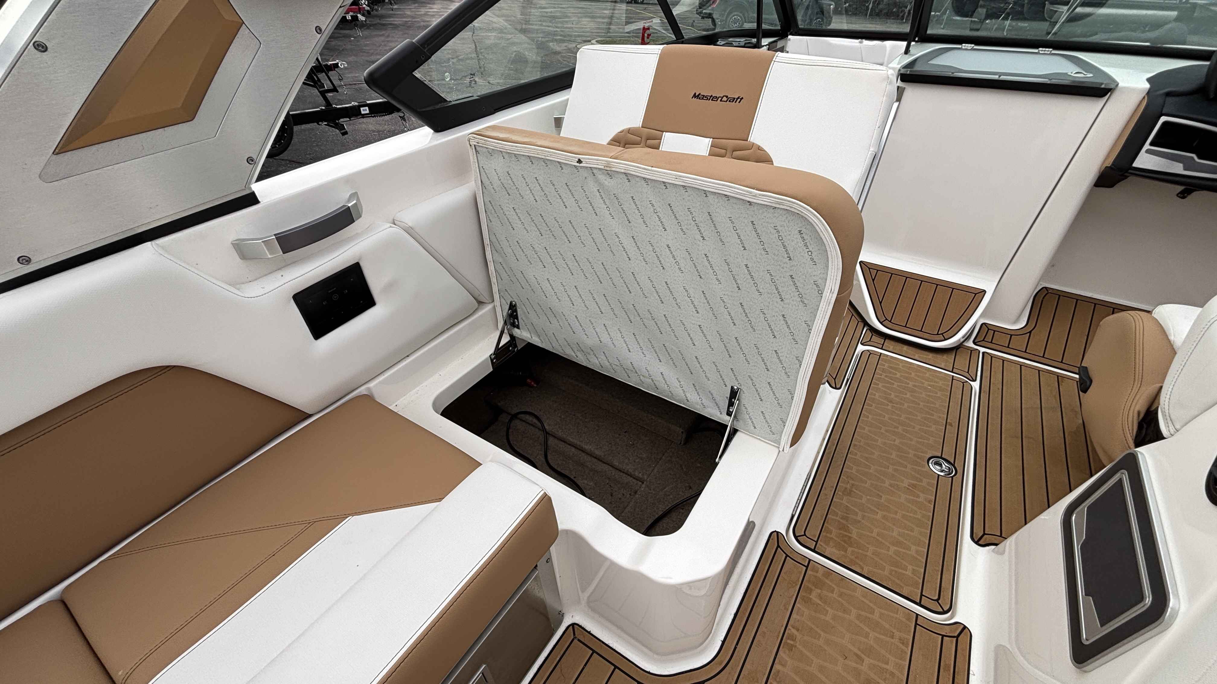2022 MasterCraft X26 - Image 31